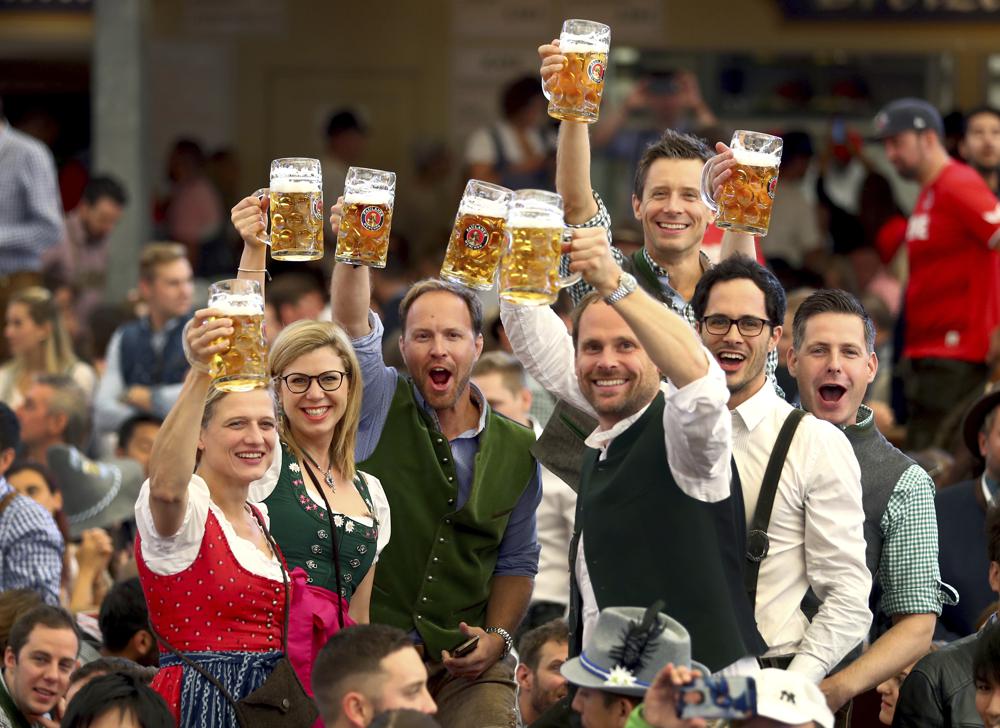 Lễ hội bia Đức mở cửa trở lại nhưng gặp &quot;nạn&quot; vì lý do khó lường - Ảnh 2.