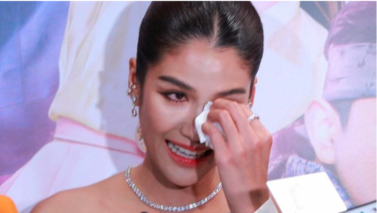 Hoa hậu Hoàn vũ Thái Lan 2015 bật khóc khi đứng trước nguy cơ mất nhà vì nợ nần - Ảnh 1.