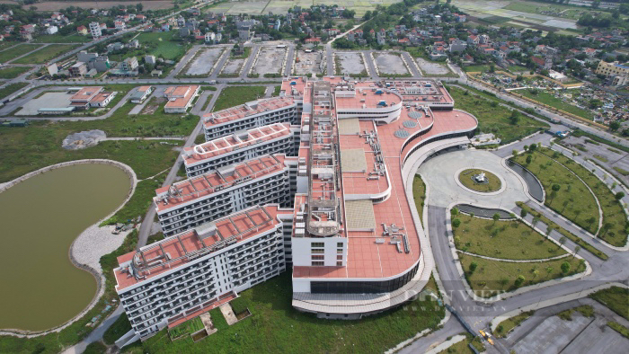 Vì sao hai Bệnh viện Bạch Mai và Việt Đức nghìn tỷ xây xong lại bỏ hoang? - Ảnh 2.