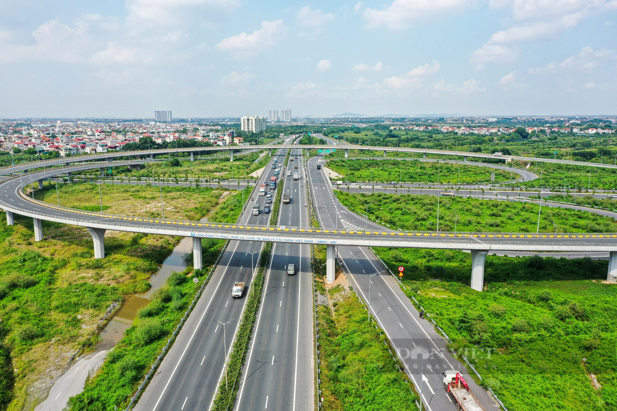 Ngắm nhìn trên cao những nút giao hiện đại và đẹp nhất Hà Nội - Ảnh 9.