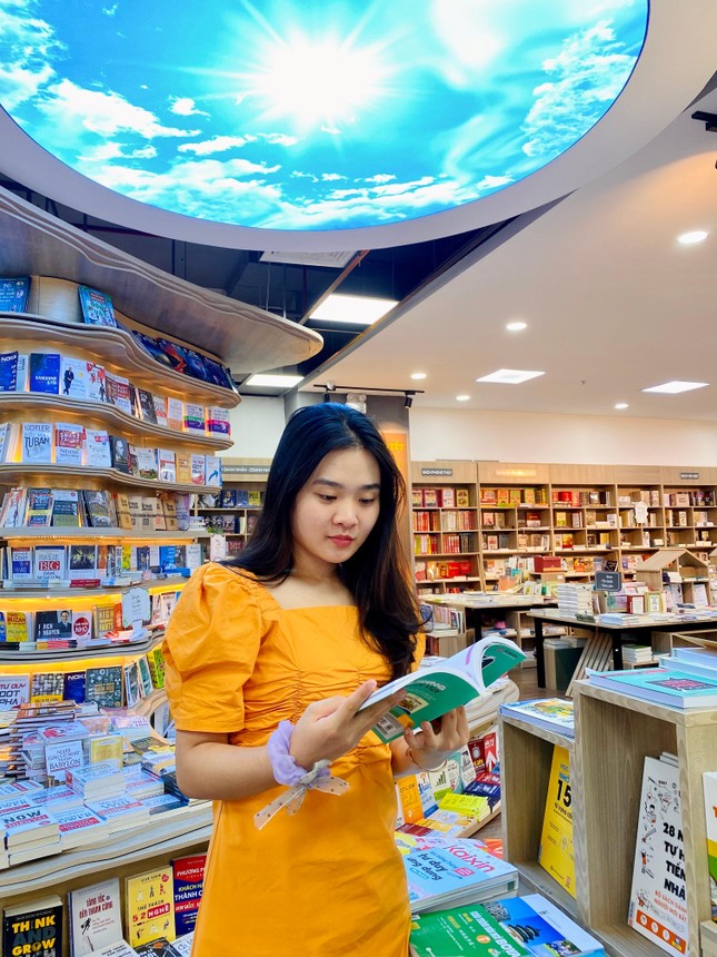 Cô sinh viên Đại học Ngoại thương Hà Nội hết mình theo đuổi đam mê ngôn ngữ Trung - Ảnh 2.