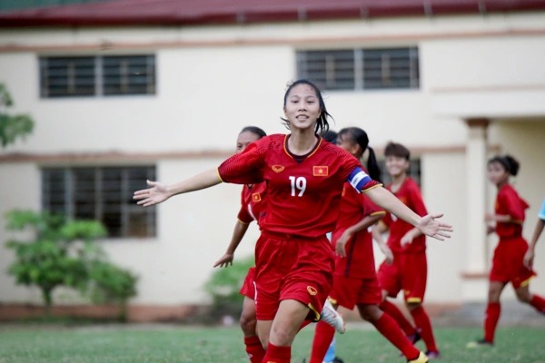 Sắc vóc nóng bỏng của đội trưởng U18 nữ Việt Nam - Ảnh 3.