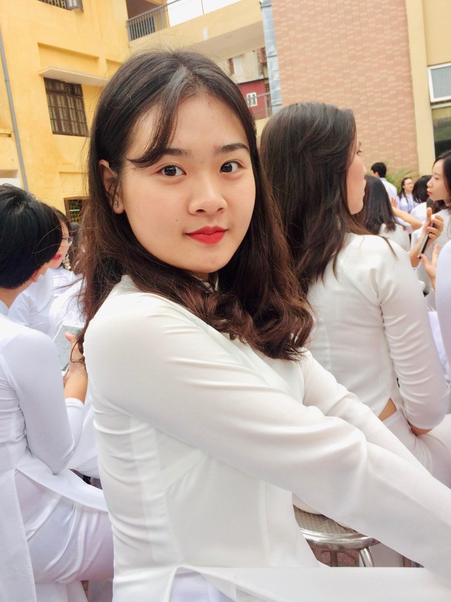 Cô sinh viên Đại học Ngoại thương Hà Nội hết mình theo đuổi đam mê ngôn ngữ Trung - Ảnh 1.