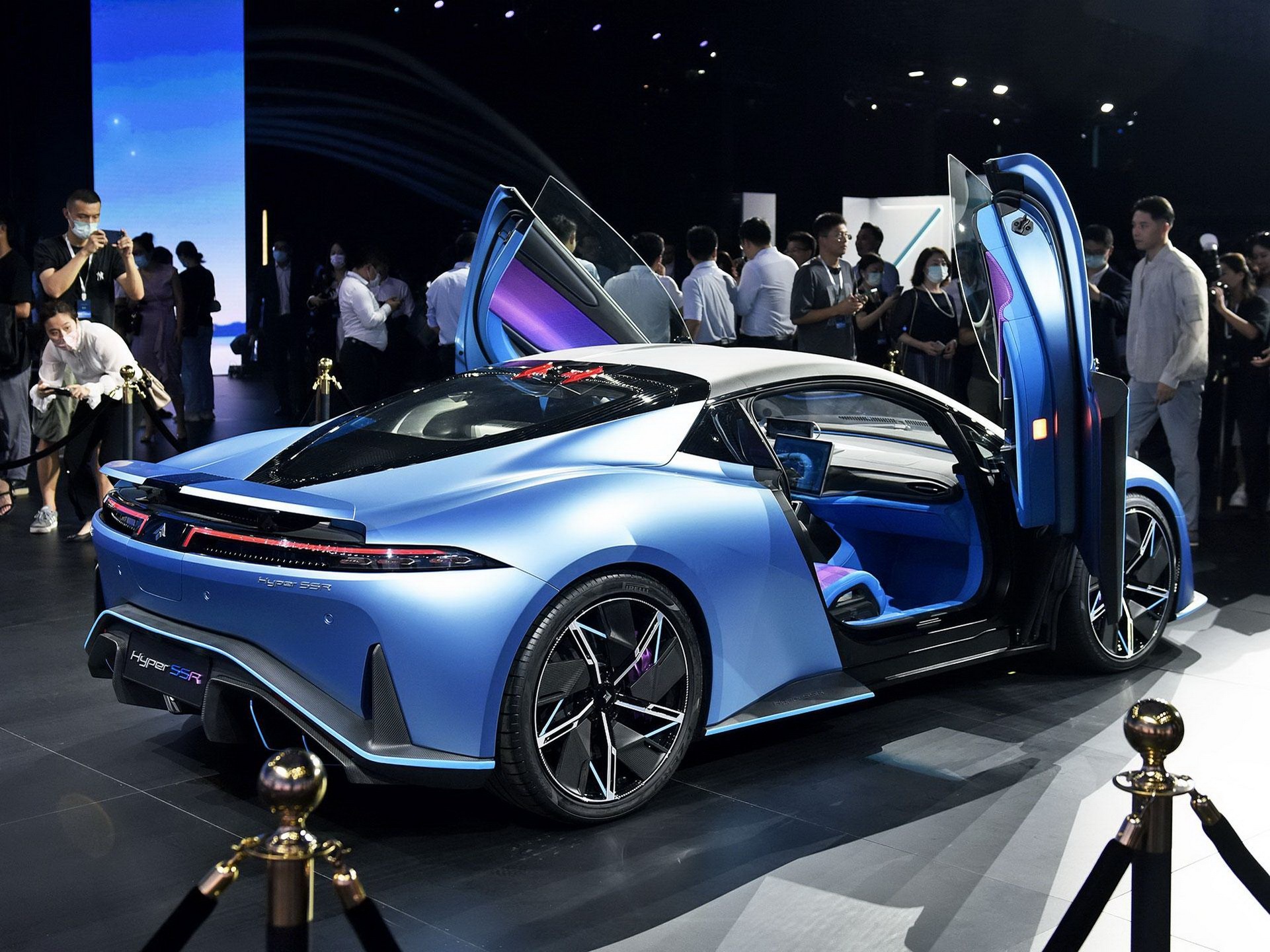 Ô tô điện Trung Quốc có công suất lớn hơn cả siêu xe Bugatti Veyron - Ảnh 11.