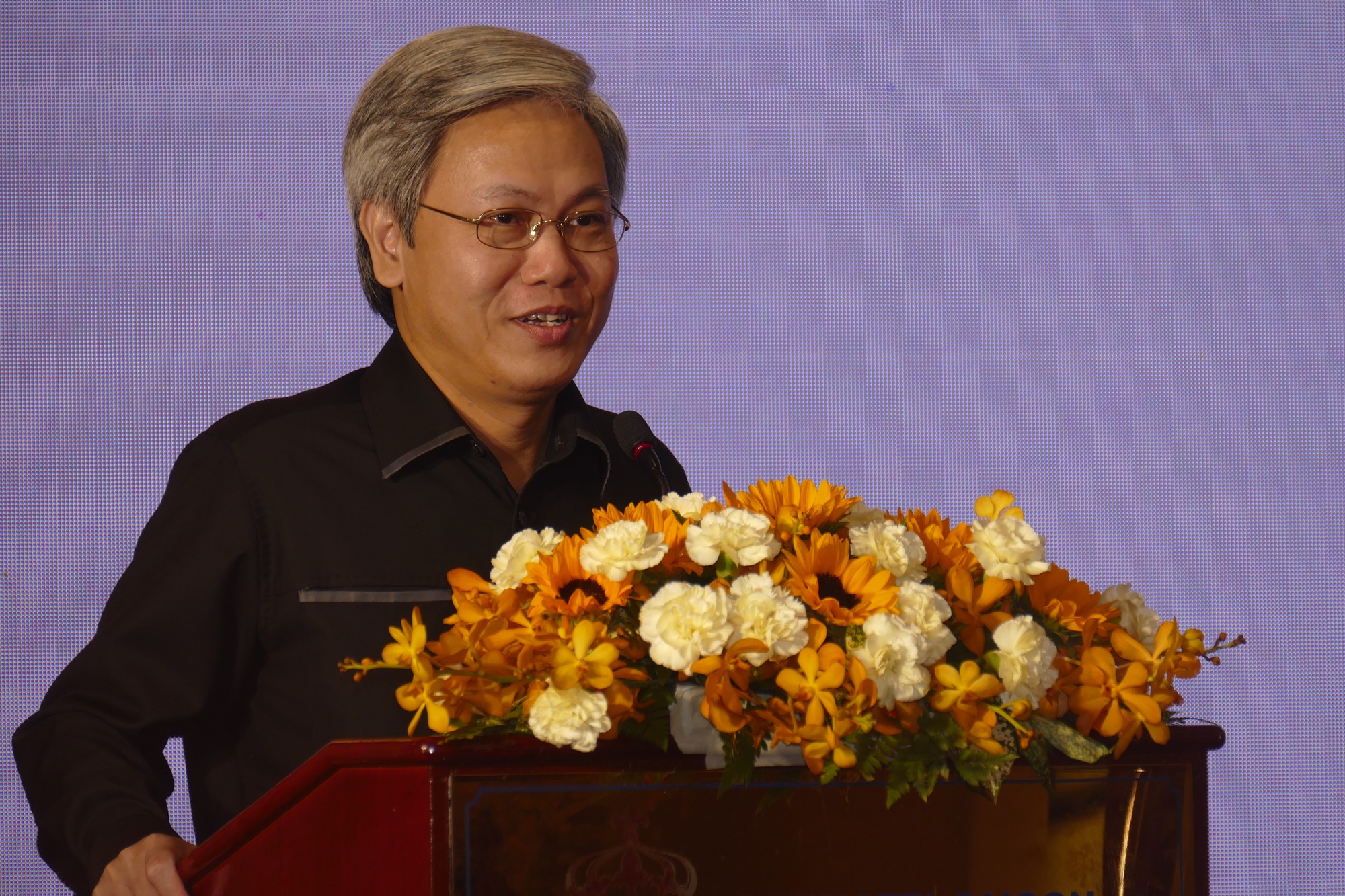Tác phẩm của Trần Dần và Ocean Vương nhận giải Sách hay 2022 - Ảnh 1.