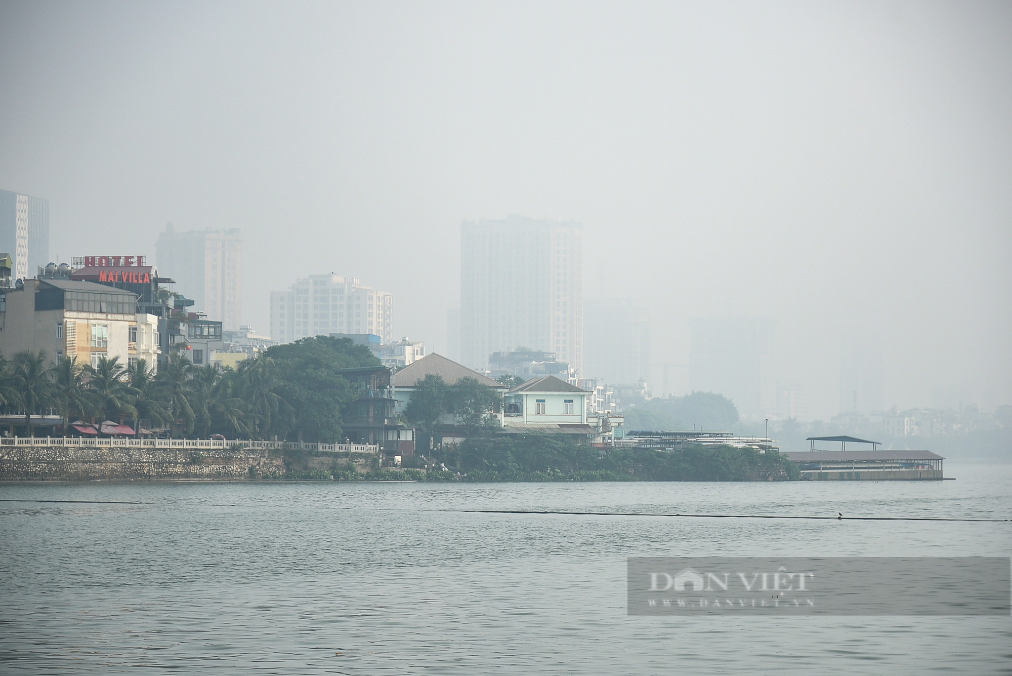 Hà Nội mức độ ô nhiễm không khí cao, sương mù bao trùm cả thành phố - Ảnh 6.