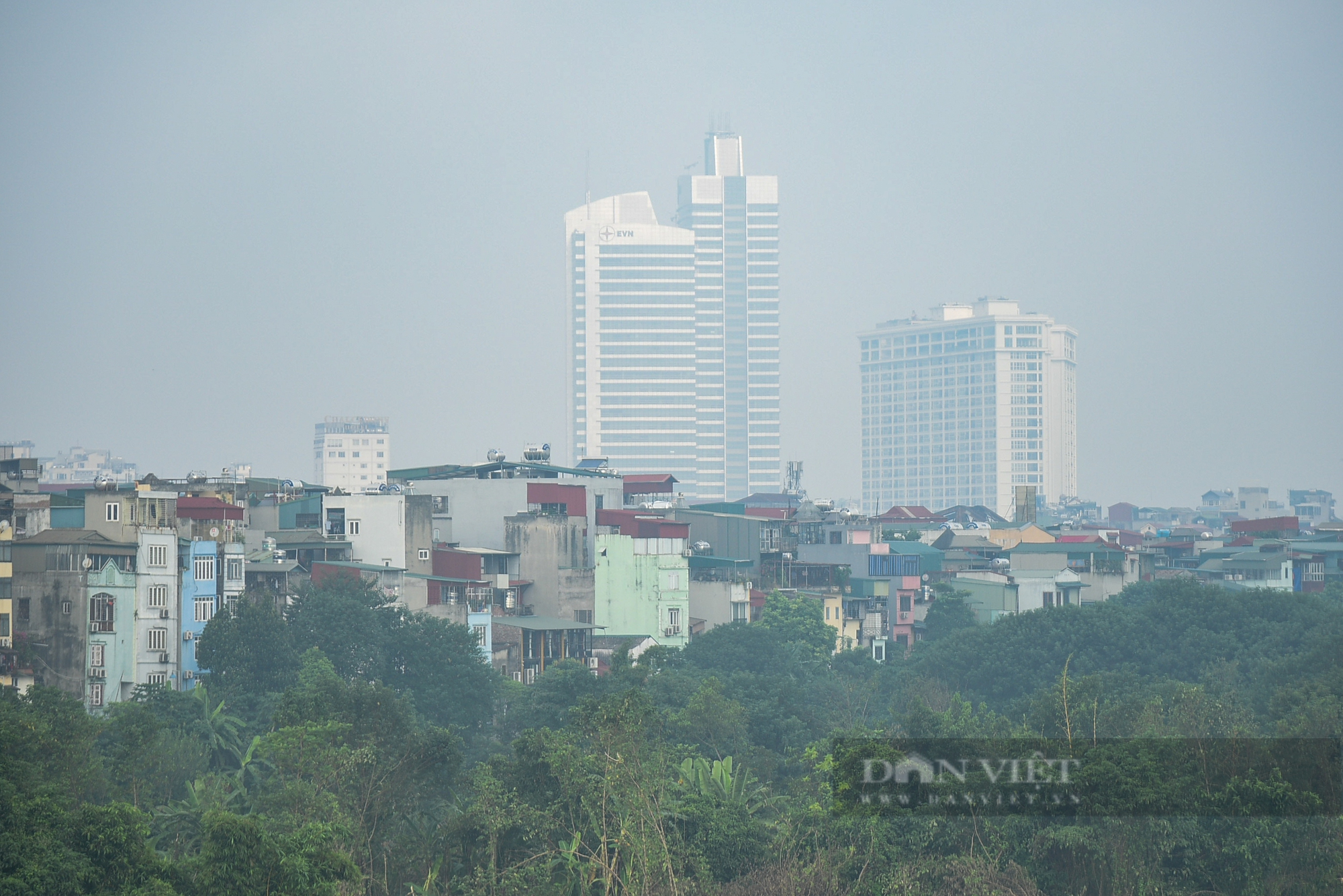 Hà Nội mức độ ô nhiễm không khí cao, sương mù bao trùm cả thành phố - Ảnh 9.