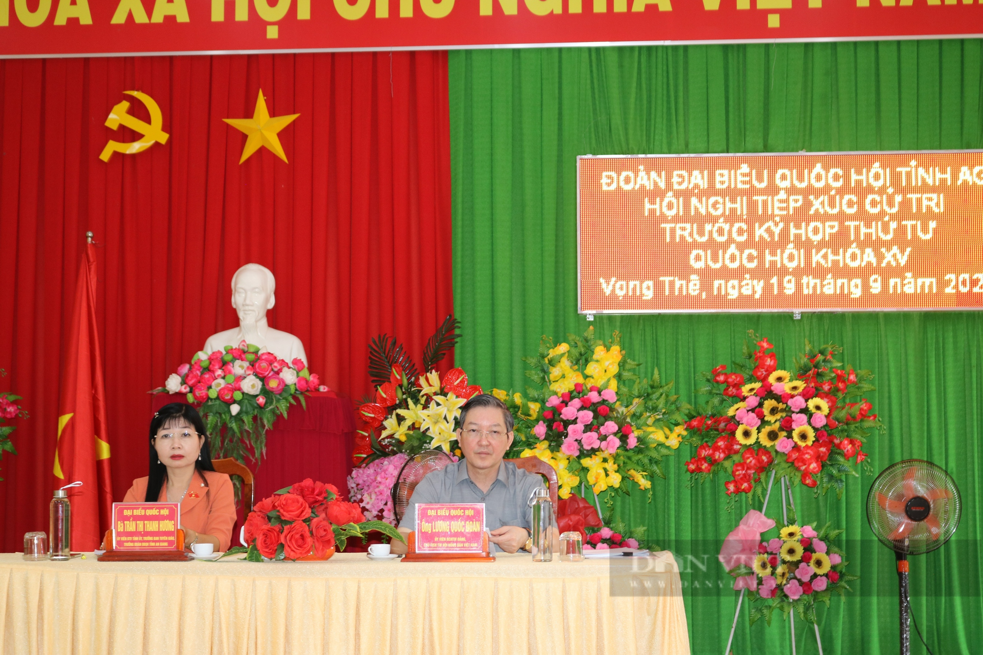 Đại biểu Quốc hội, Chủ tịch Hội nông dân Việt Nam Lương Quốc Đoàn tiếp xúc cử tri tại An Giang - Ảnh 1.