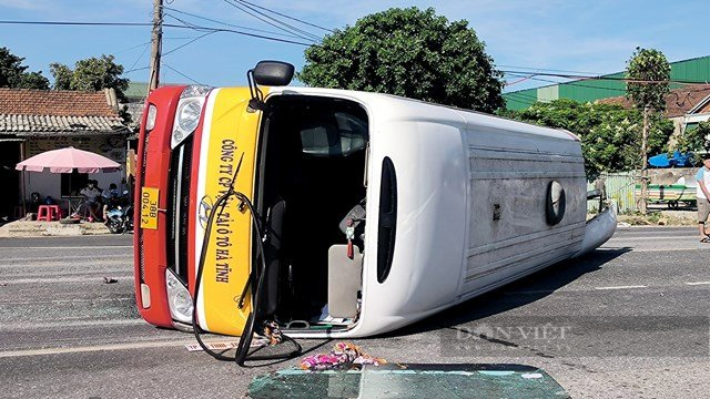 Hà Tĩnh: Tai nạn nghiêm trọng giữa xe buýt và xe đầu kéo, nhiều hành khách bị thương - Ảnh 2.