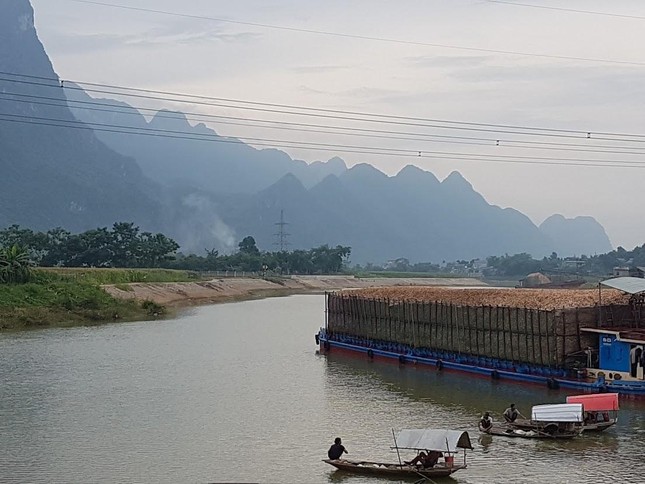 Công an thu giữ hồ sơ hoàn thuế gần 100 tỷ đồng cho một doanh nghiệp ở Ninh Bình - Ảnh 1.