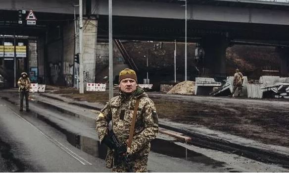 Muốn giành lại lãnh thổ từ tay Nga, binh sĩ Ukraine phải 'trả một cái giá rất đắt' - Ảnh 1.