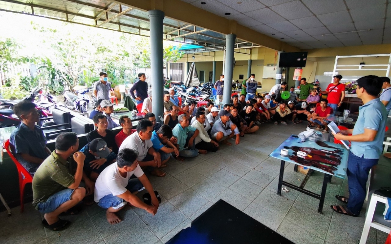 Bắt quả tang 40 người ngồi quán cà phê ở Việt Nam đánh bạc tận... Campuchia
