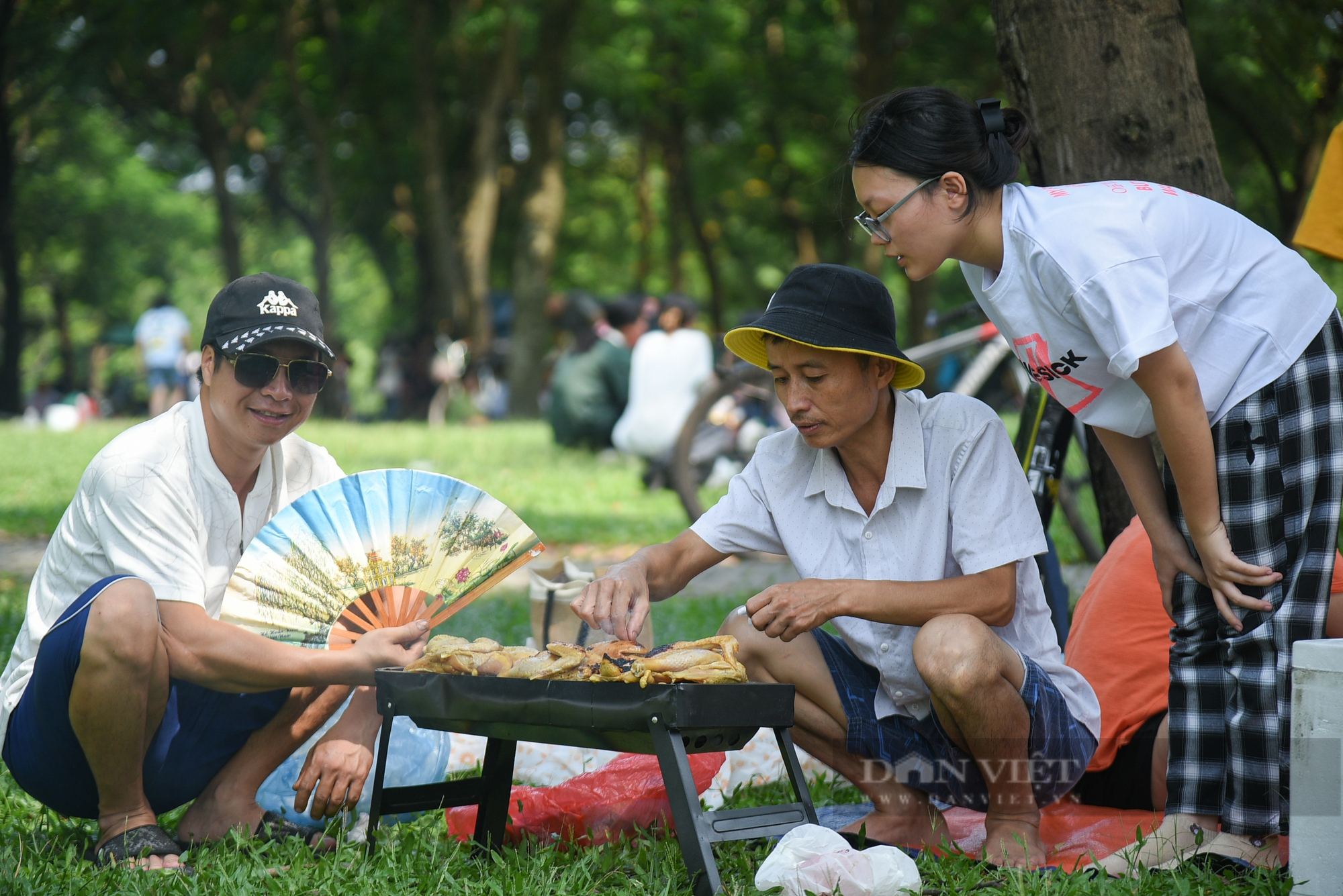 Hàng nghìn người tới công viên Thủ Lệ vui chơi trong ngày nghỉ lễ 2/9 - Ảnh 13.