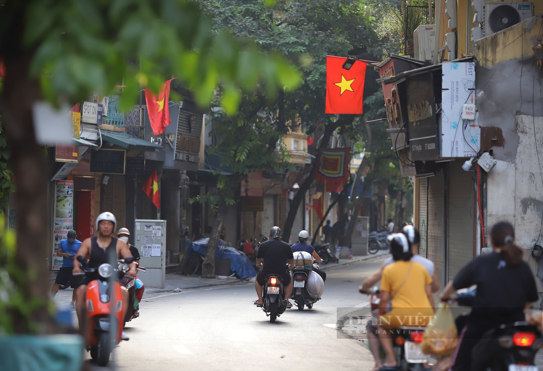 Hình ảnh bình dị trên đường phố Hà Nội trong ngày Quốc khánh 2/9 - Ảnh 7.