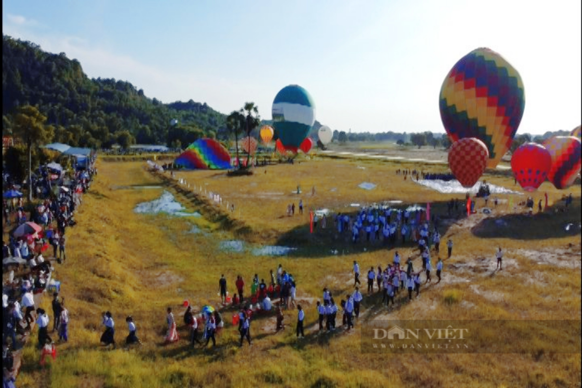 An Giang: Hàng chục nghìn người đổ xô về Lễ hội kinh khí cầu Tri Tôn năm 2022 - Ảnh 11.