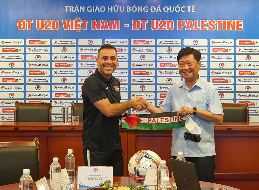 Tổ trọng tài Việt Nam điều khiển trận đấu giữa U20 Việt Nam và U20 Palestine - Ảnh 4.