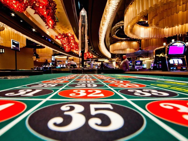 Trình Bộ Chính trị đề xuất kéo dài việc thí điểm cho người Việt chơi casino - Ảnh 2.