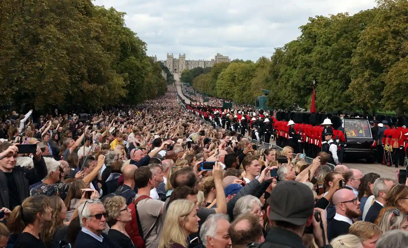 Những hình ảnh đáng nhớ trong lễ tang Nữ hoàng Elizabeth II - Ảnh 16.