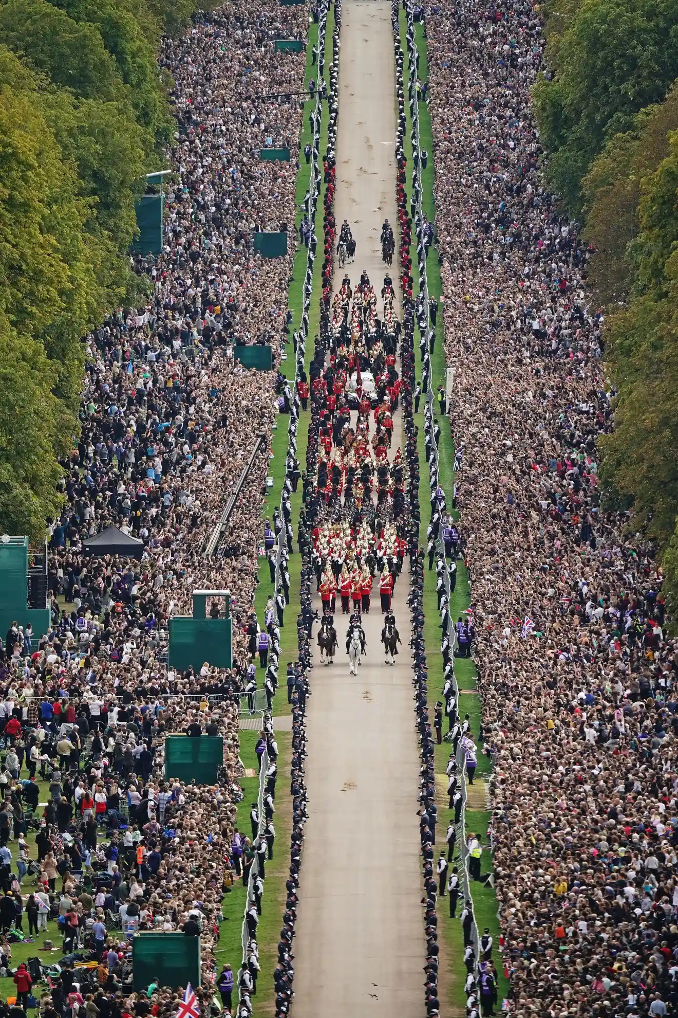 Những hình ảnh đáng nhớ trong lễ tang Nữ hoàng Elizabeth II - Ảnh 15.