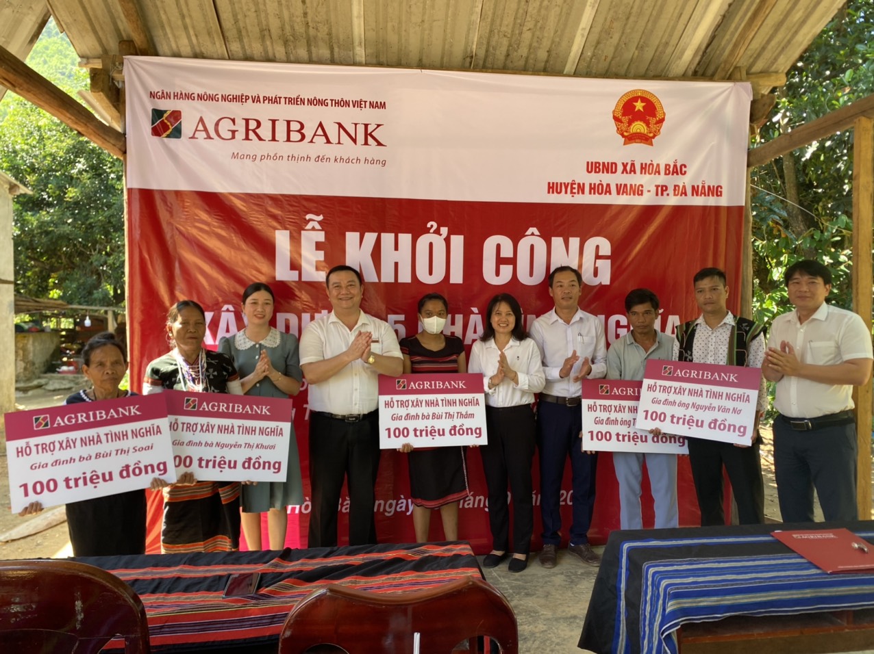 Đà Nẵng: Agribank tài trợ 500 triệu đồng xây dựng 5 nhà tình nghĩa cho người đồng bào Cơ Tu - Ảnh 3.