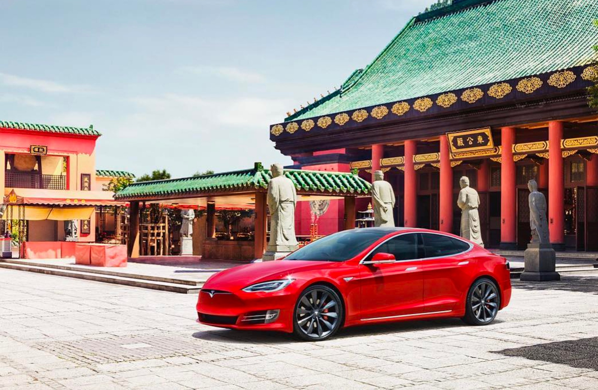 Tesla cân nhắc việc thiết lập lại chiến lược bán lẻ ở Trung Quốc- thị trường lớn thứ hai của họ, cũng như xem xét đóng cửa một số showroom ở các thành phố lớn như Bắc Kinh. Ảnh: @AFP.