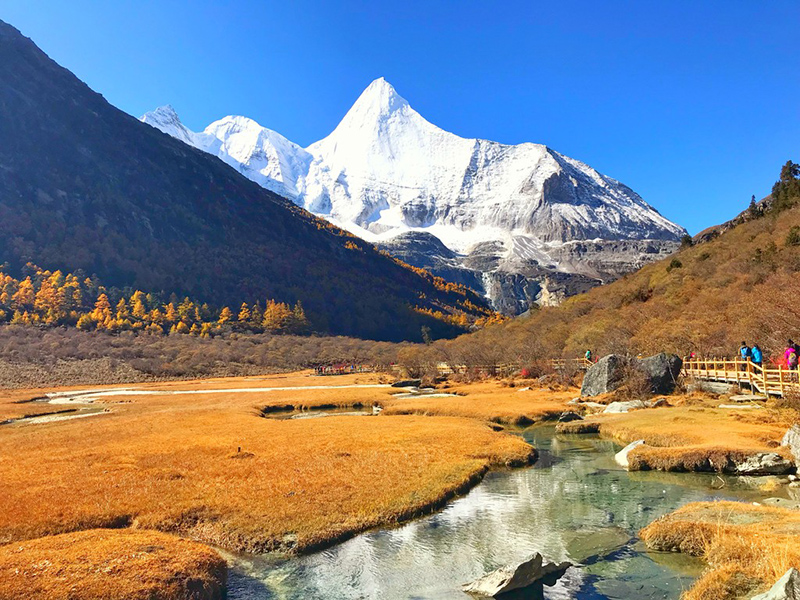 Điểm đến vùng núi cao mê hoặc với nhiều viên ngọc quý của du lịch Trung Quốc - Ảnh 6.