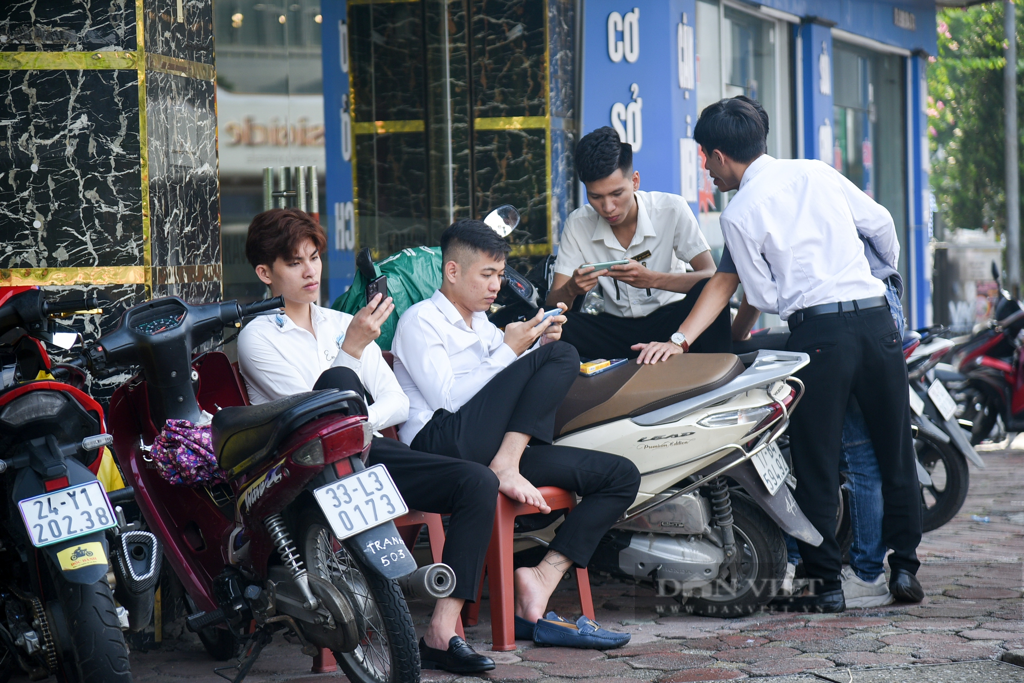 Sau hàng loạt vụ cháy, nhiều quán karaoke ở Hà Nội rơi vào tình trạng ế khách - Ảnh 7.