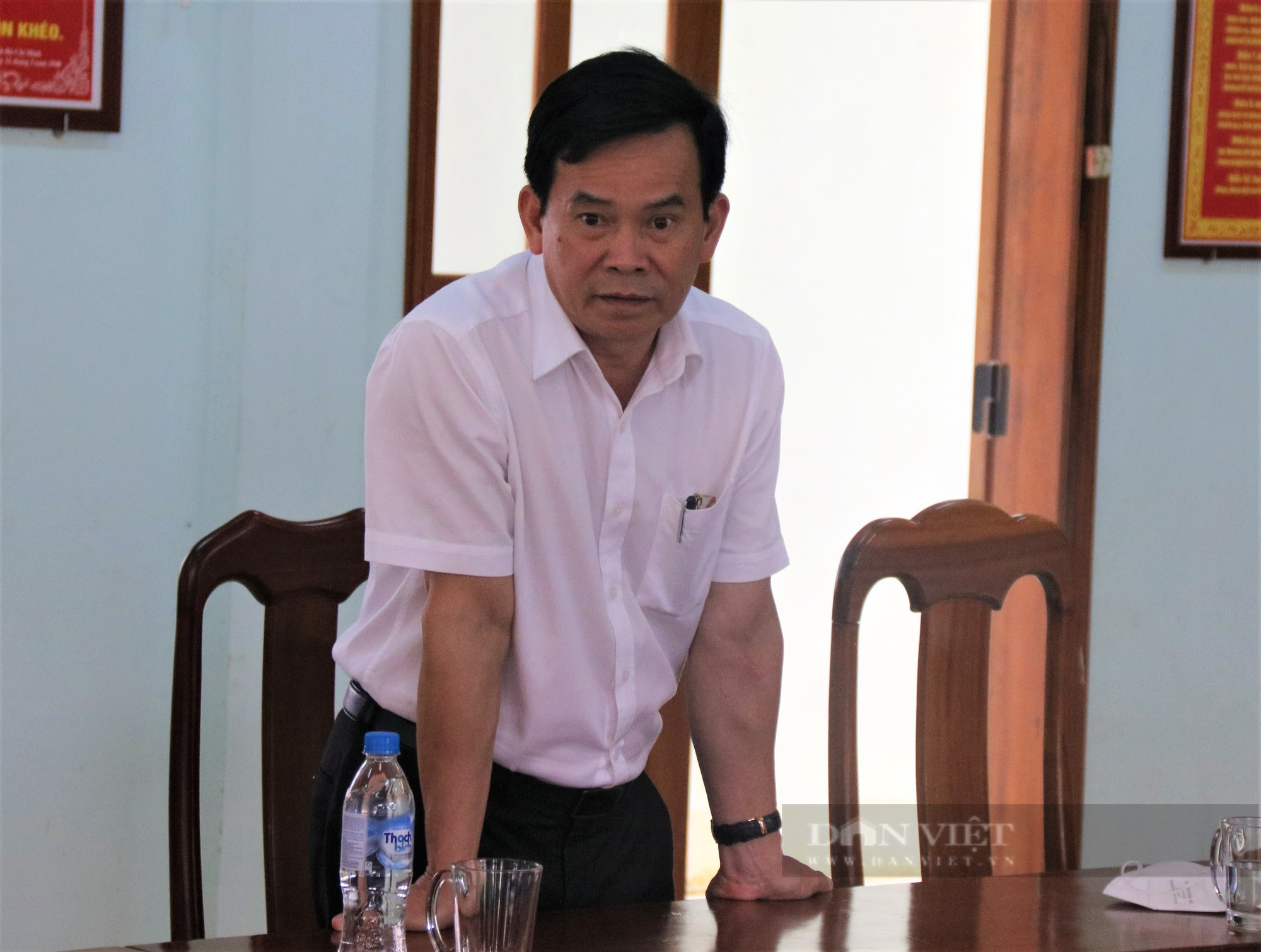 Một chủ tịch huyện ở Kon Tum bị cách chức - Ảnh 1.