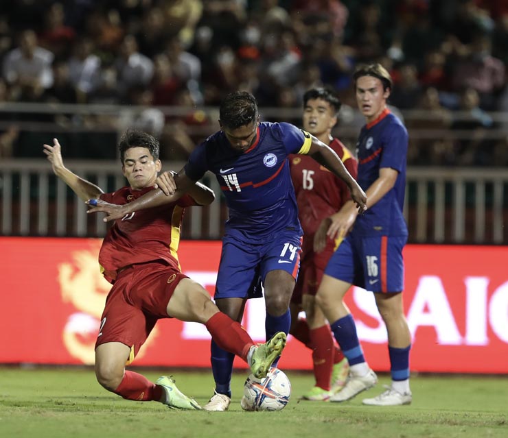 Văn Quyết khai màn &quot;mưa bàn thắng của ĐT Việt Nam vào lưới Singapore - Ảnh 6.
