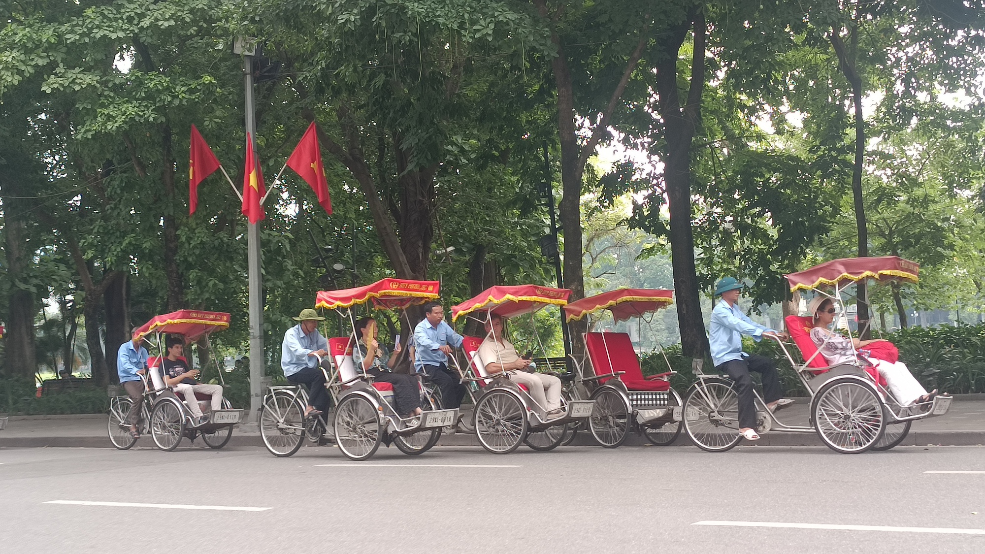 Ký ức Hà Nội: Thủ đô luôn dang tay bao bọc nhiều mảnh đời - Ảnh 1.