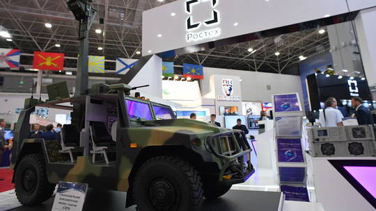 Tập đoàn quân sự khổng lồ của Nga tăng cường sản xuất vũ khí, hưởng ứng lời kêu gọi nhập ngũ của Tổng thống Putin - Ảnh 1.