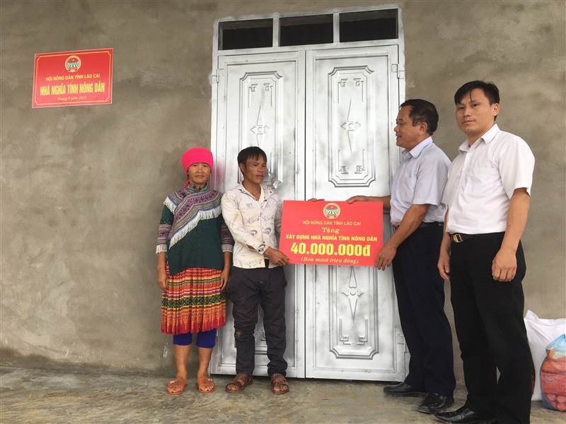 Hội Nông dân tỉnh Lào Cai bàn giao nhà “Nghĩa tình nông dân” cho hội viên nghèo - Ảnh 1. Hội Nông dân tỉnh Lào Cai bàn giao nhà “Nghĩa tình nông dân” cho hội viên nghèo - Ảnh 1.