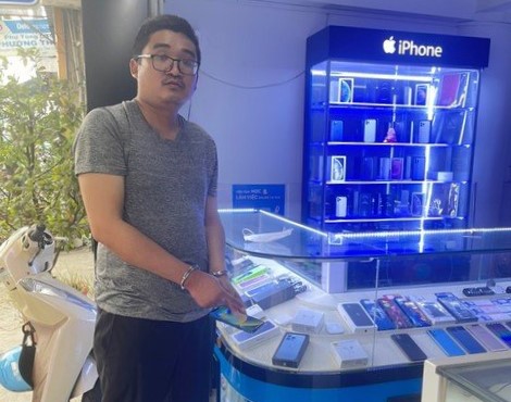 Đối tượng trói bạn tình đồng tính rồi cướp iPhone 12 Pro Max có thể bị xử lý thế nào? - Ảnh 1.