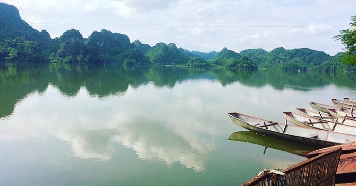 Khám phá những hồ nước siêu đẹp ở ngoại thành Hà Nội