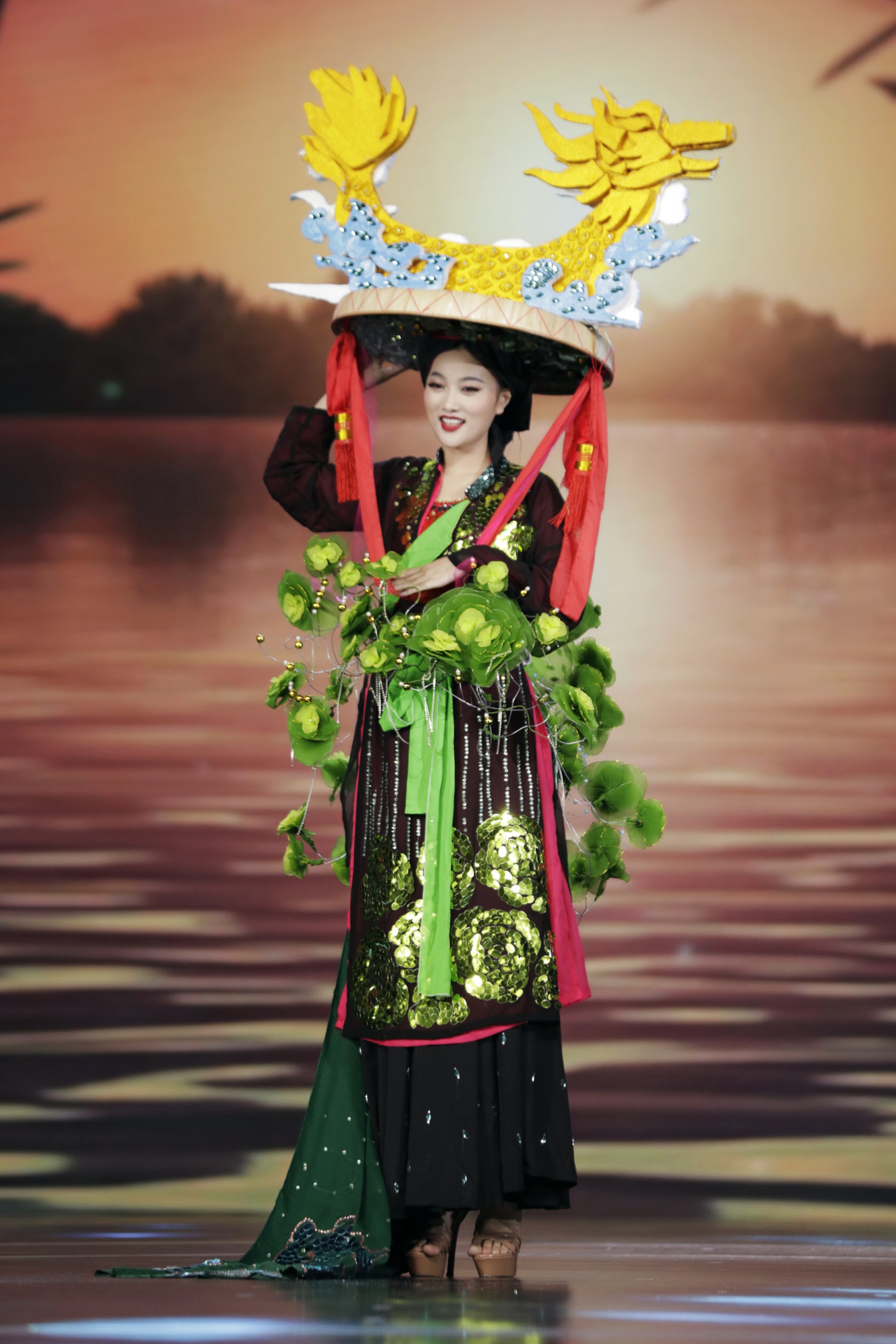 &quot;Mãn nhãn&quot; ngắm Hoa hậu Thùy Tiên, Tiểu Vy và Top 50 Miss Grand Vietnam 2022 trình diễn trước chung kết  - Ảnh 18.