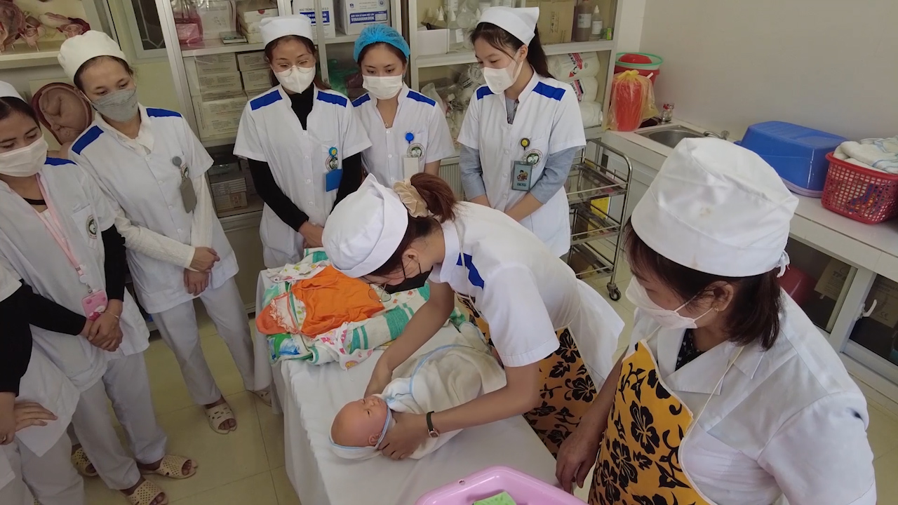Sơn La: Đào tạo nhân lực ngành y cho 9 tỉnh nước bạn Lào - Ảnh 6.