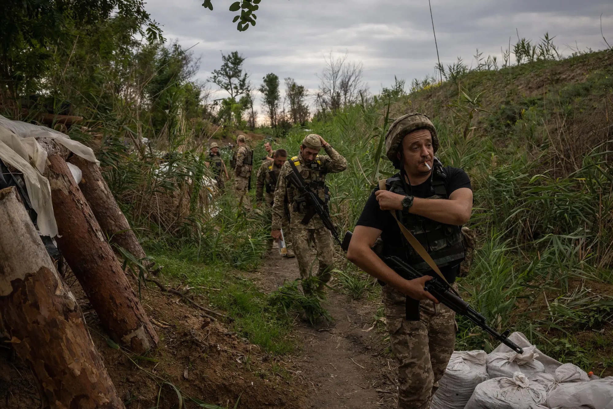 Cái giá đắt Ukraine phải trả để giành lại lãnh thổ ở miền Nam từ quân đội Nga - Ảnh 2.