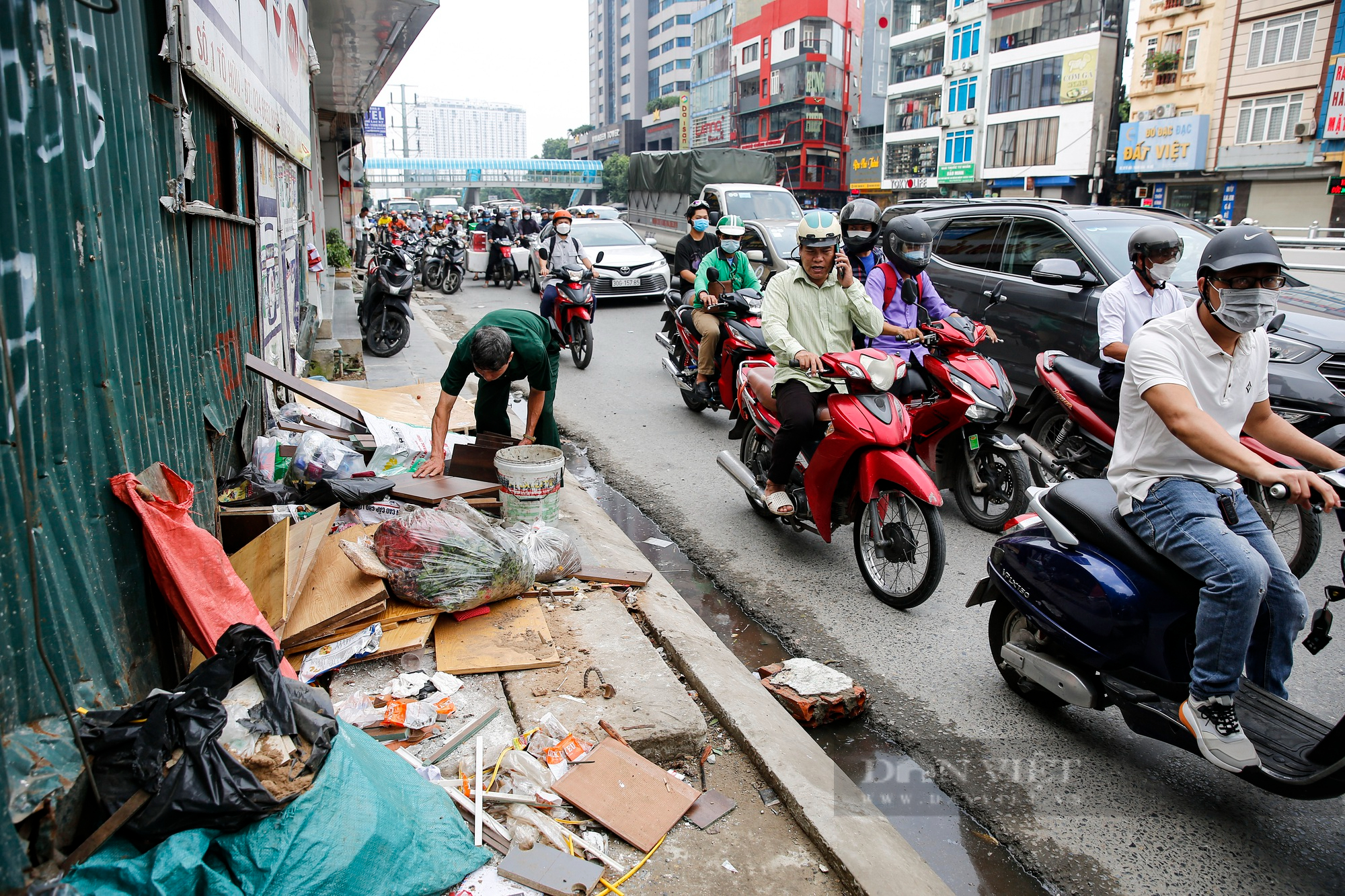Hà Nội: Người dân bức xúc vì phải tự bỏ tiền ra sửa nhà sau khi đường được mở rộng - Ảnh 8.