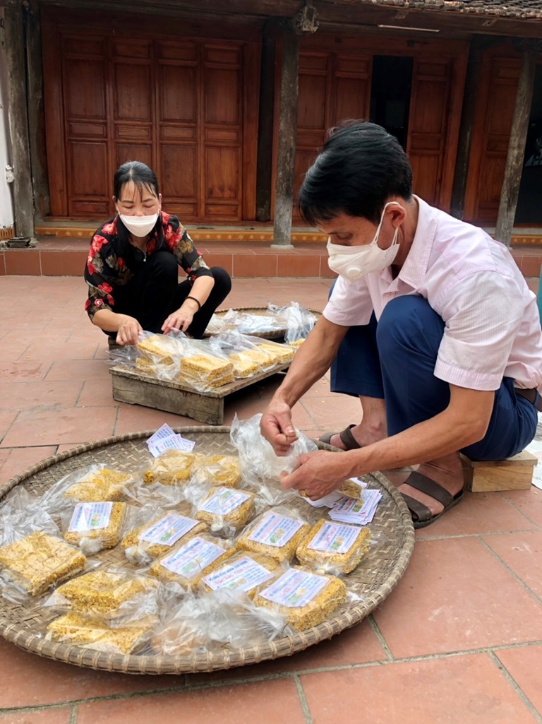 Ngoài món cá thính thơm nức, làng này ở Vĩnh Phúc còn có một đặc sản nổi tiếng hoàn toàn làm bằng thủ công - Ảnh 1.