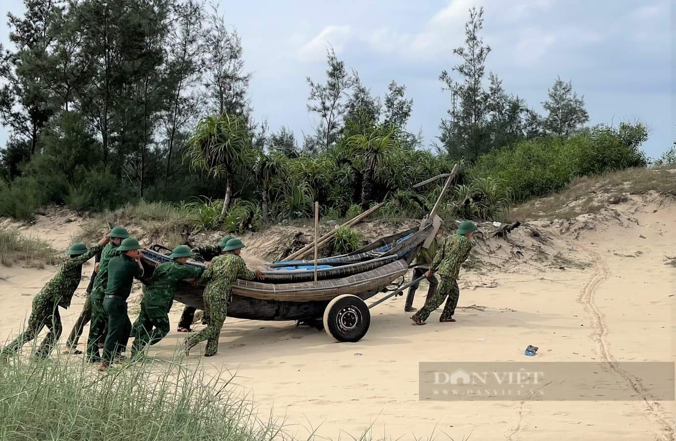 Chủ quan với bão Noru là đùa giỡn với tính mạng, tài sản của chính mình - Ảnh 2.