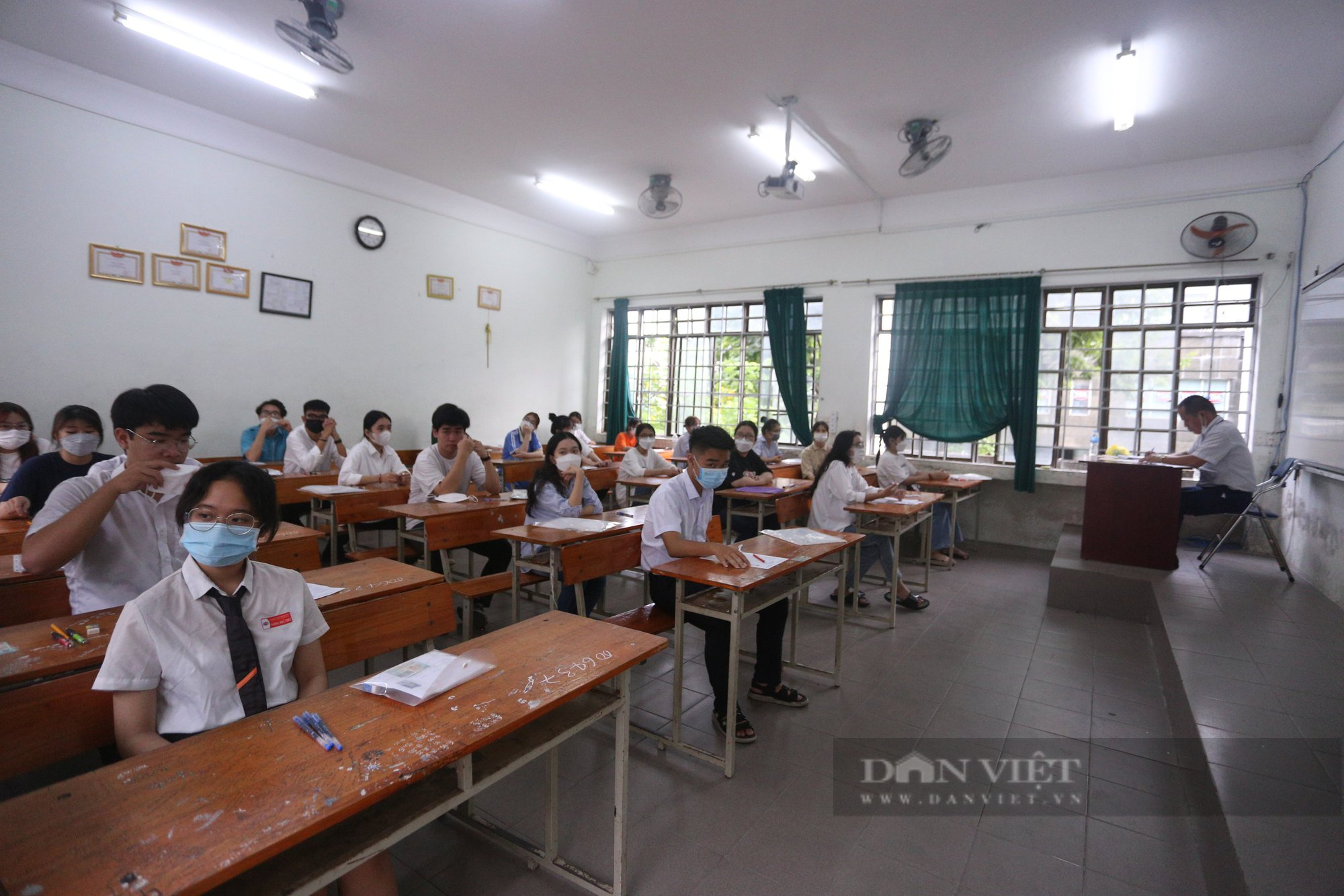 Siêu bão sắp đổ bộ, Đà Nẵng cho học sinh nghỉ học từ chiều nay (26/9) - Ảnh 1.