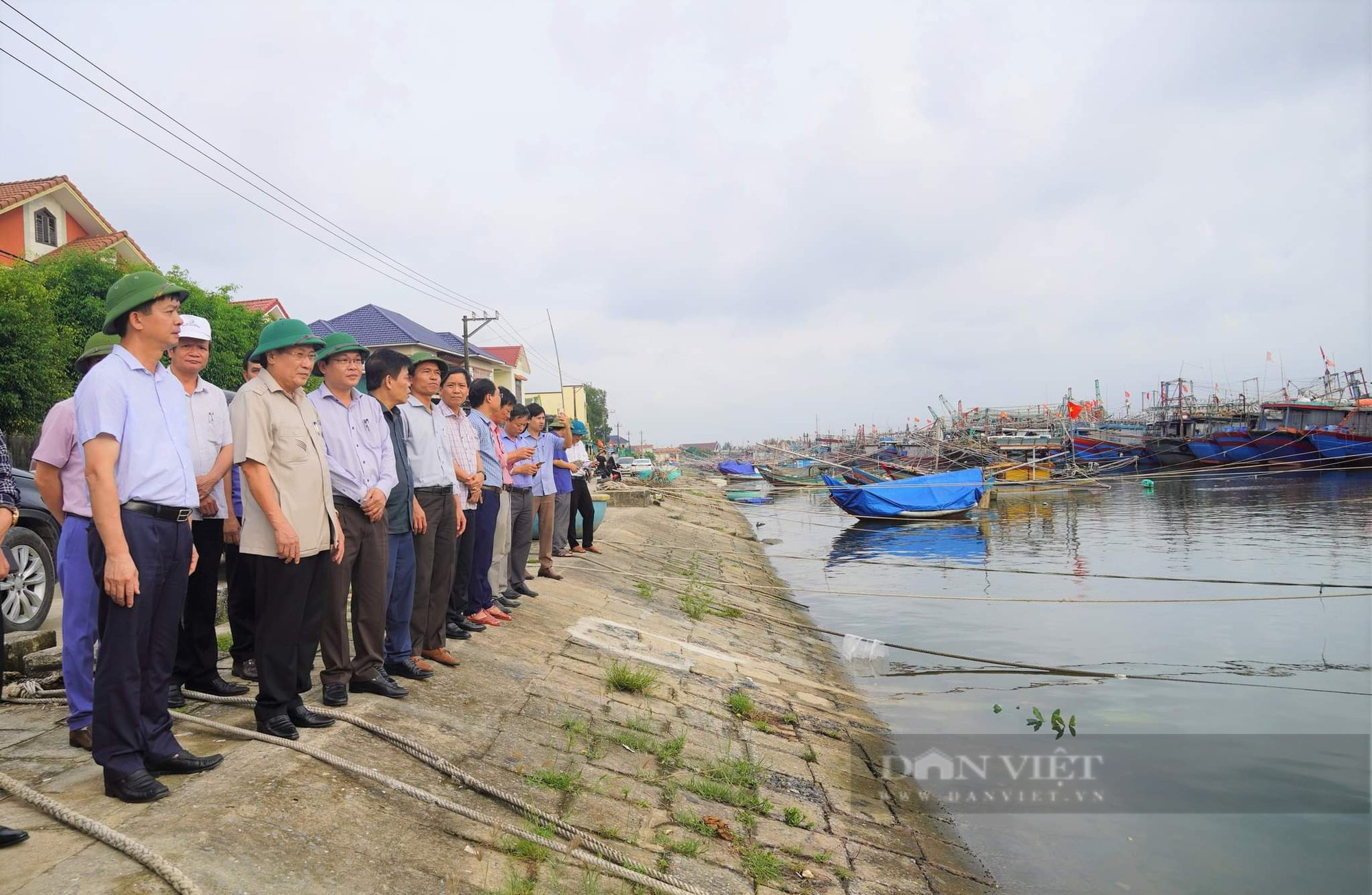 Chủ quan với bão Noru là đùa giỡn với tính mạng, tài sản của chính mình - Ảnh 1.