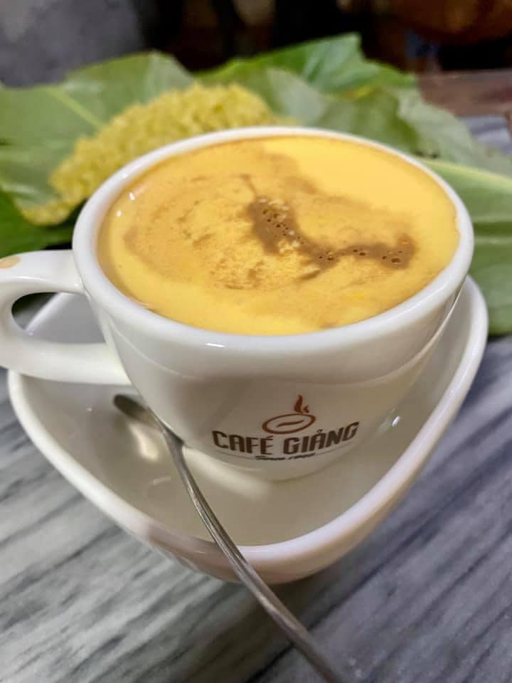 Thưởng thức cafe trứng thơm ngậy, đậm đà hút khách tại những quán cafe nổi danh Hà thành - Ảnh 4.