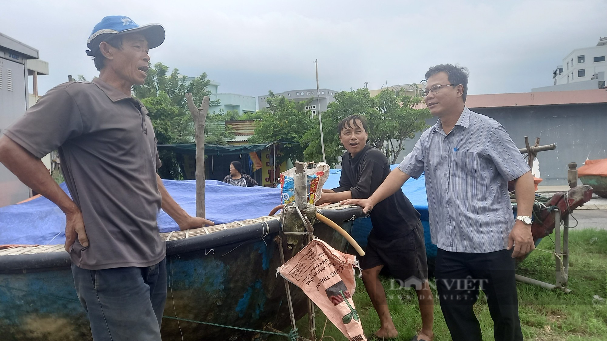 Hội Nông dân Đà Nẵng tích cực chung tay với nông dân chuẩn bị ứng phó với bão Noru - Ảnh 5.
