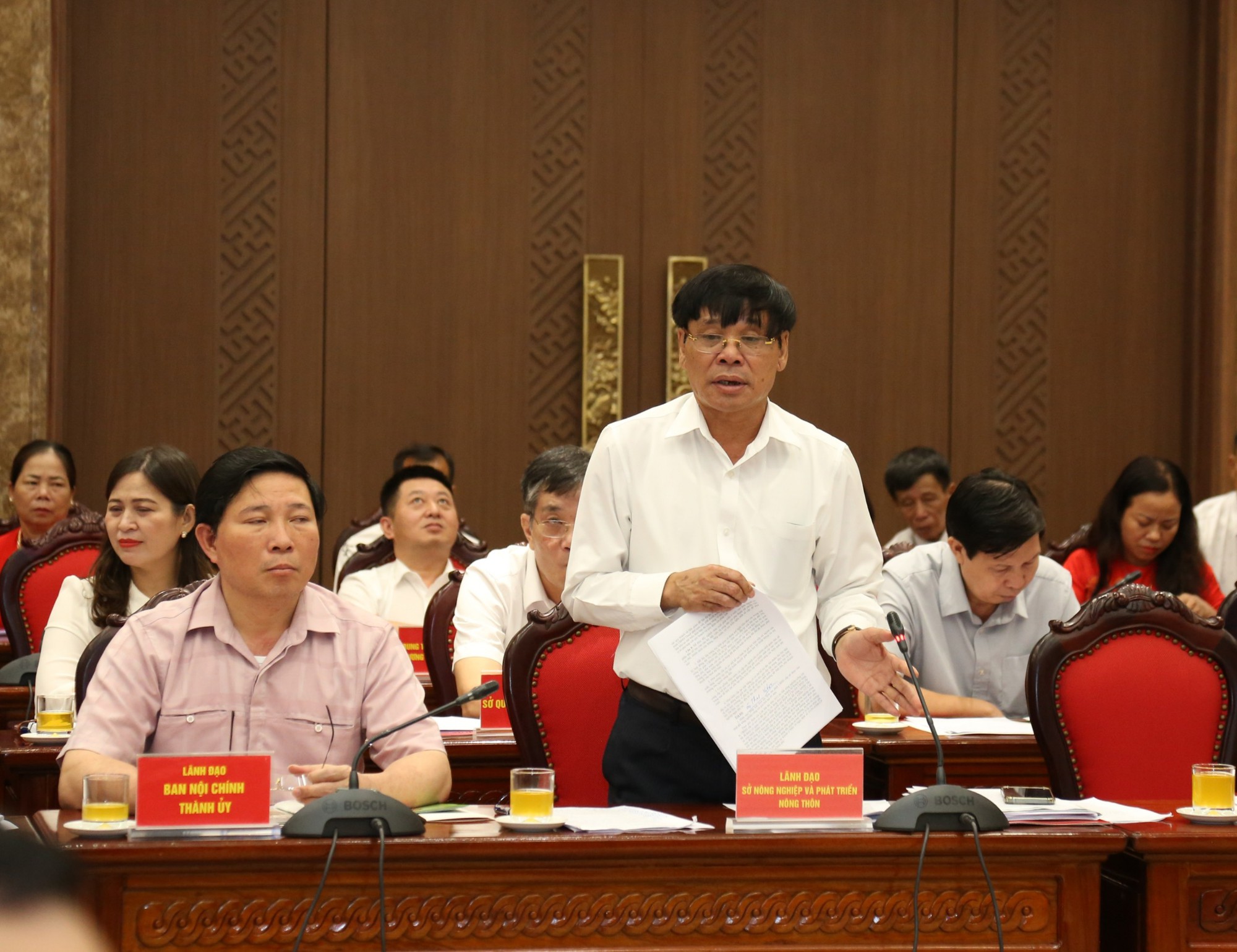 Bí thư Thành uỷ Hà Nội Đinh Tiến Dũng đối thoại, lắng nghe để tháo gỡ khó khăn cho nông dân - Ảnh 6.