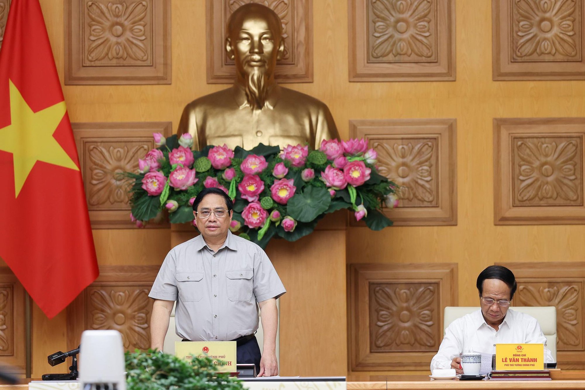Thủ tướng Phạm Minh Chính: Cương quyết di dời người dân ra khỏi khu vực nguy hiểm, đưa đến nơi trú ẩn an toàn - Ảnh 3.