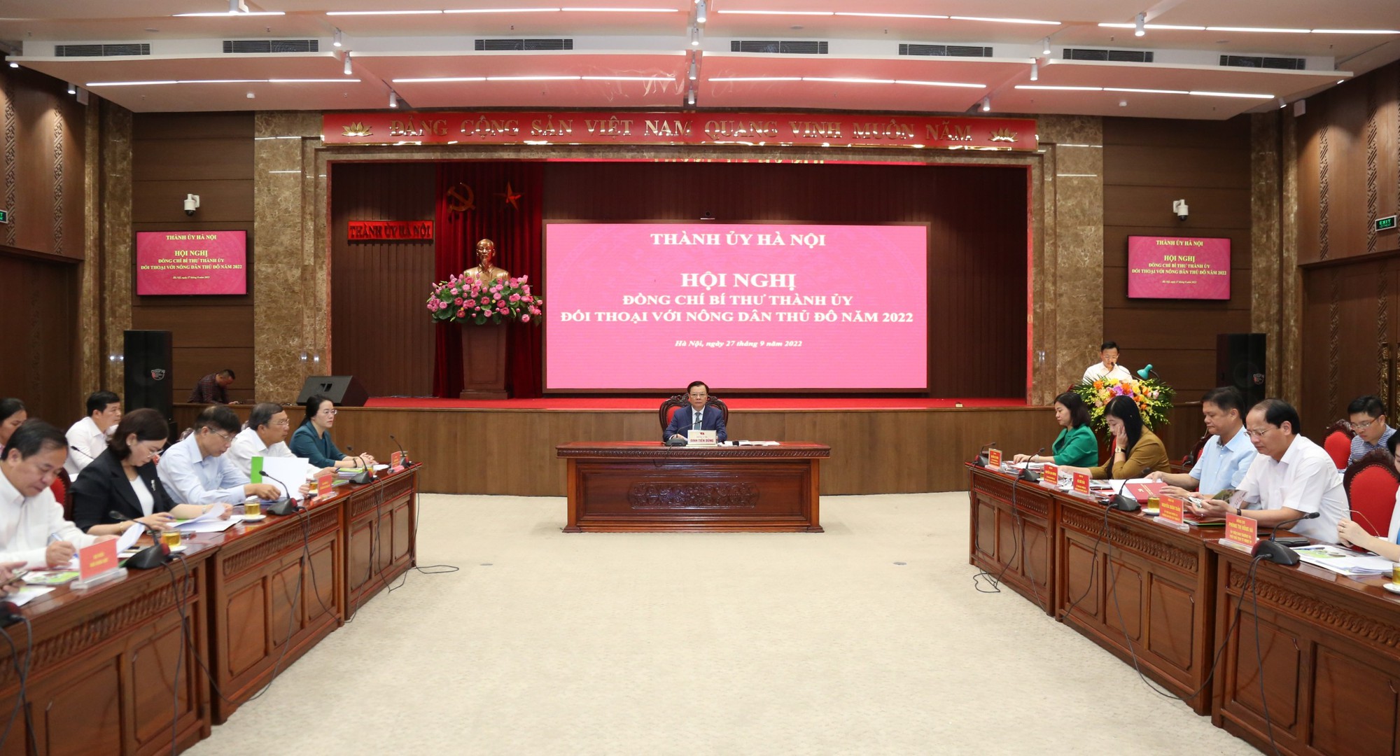 Bí thư Thành uỷ Hà Nội Đinh Tiến Dũng đối thoại 6 nhóm vấn đề nóng với nông dân Thủ đô - Ảnh 2.