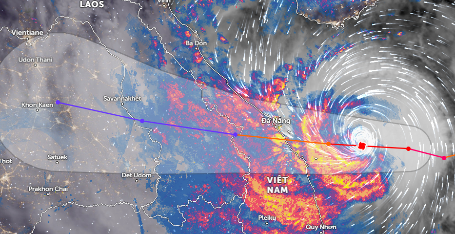 CẬP NHẬT: Bão số 4 NORU mạnh cấp 13-14 (134-166km/giờ), chỉ cách Đà Nẵng - Quảng Ngãi 180km - Ảnh 1.