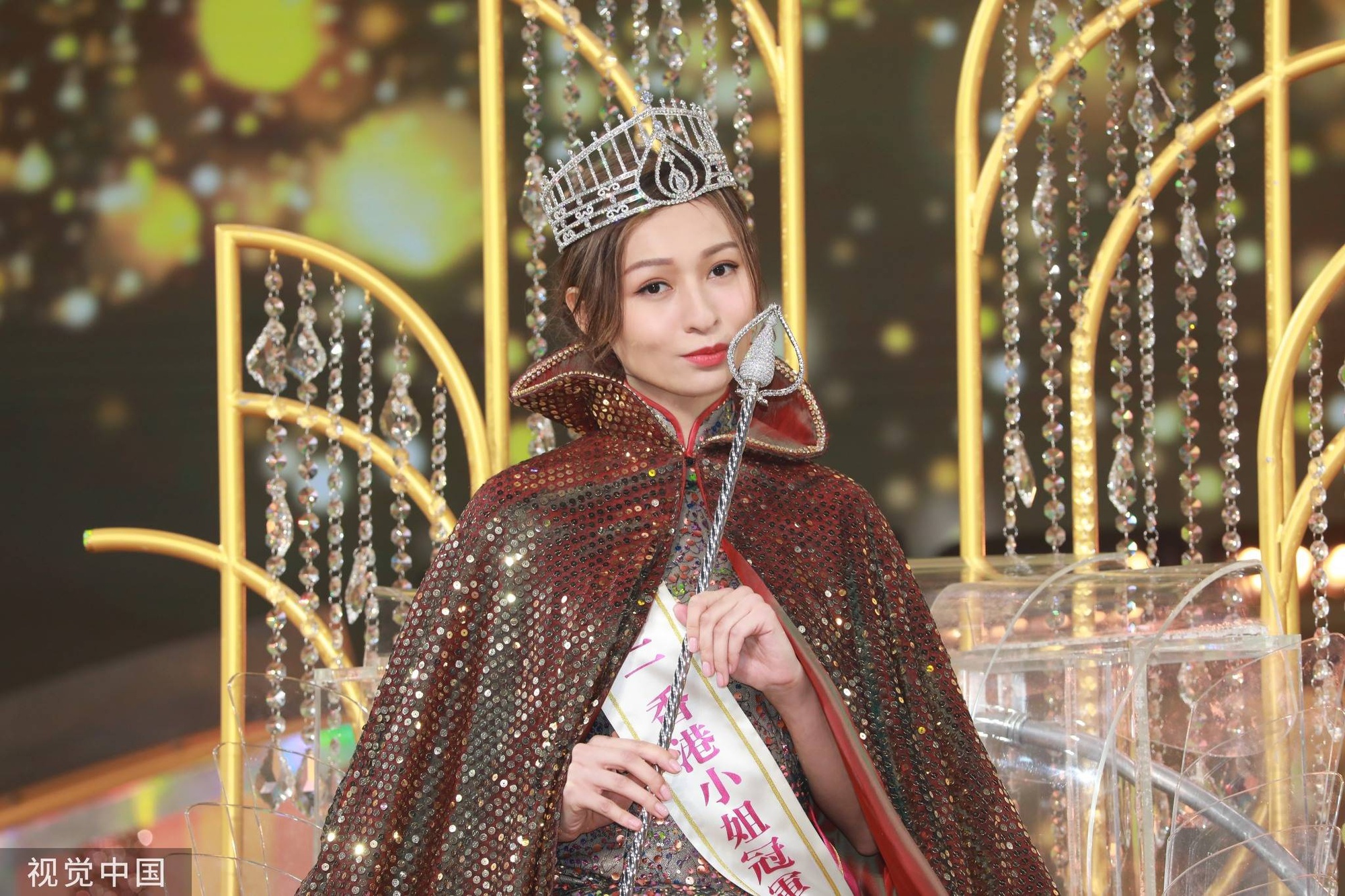 Tân hoa hậu, á hậu Hong Kong bị tẩy chay sau một đêm đăng quang - Ảnh 2.