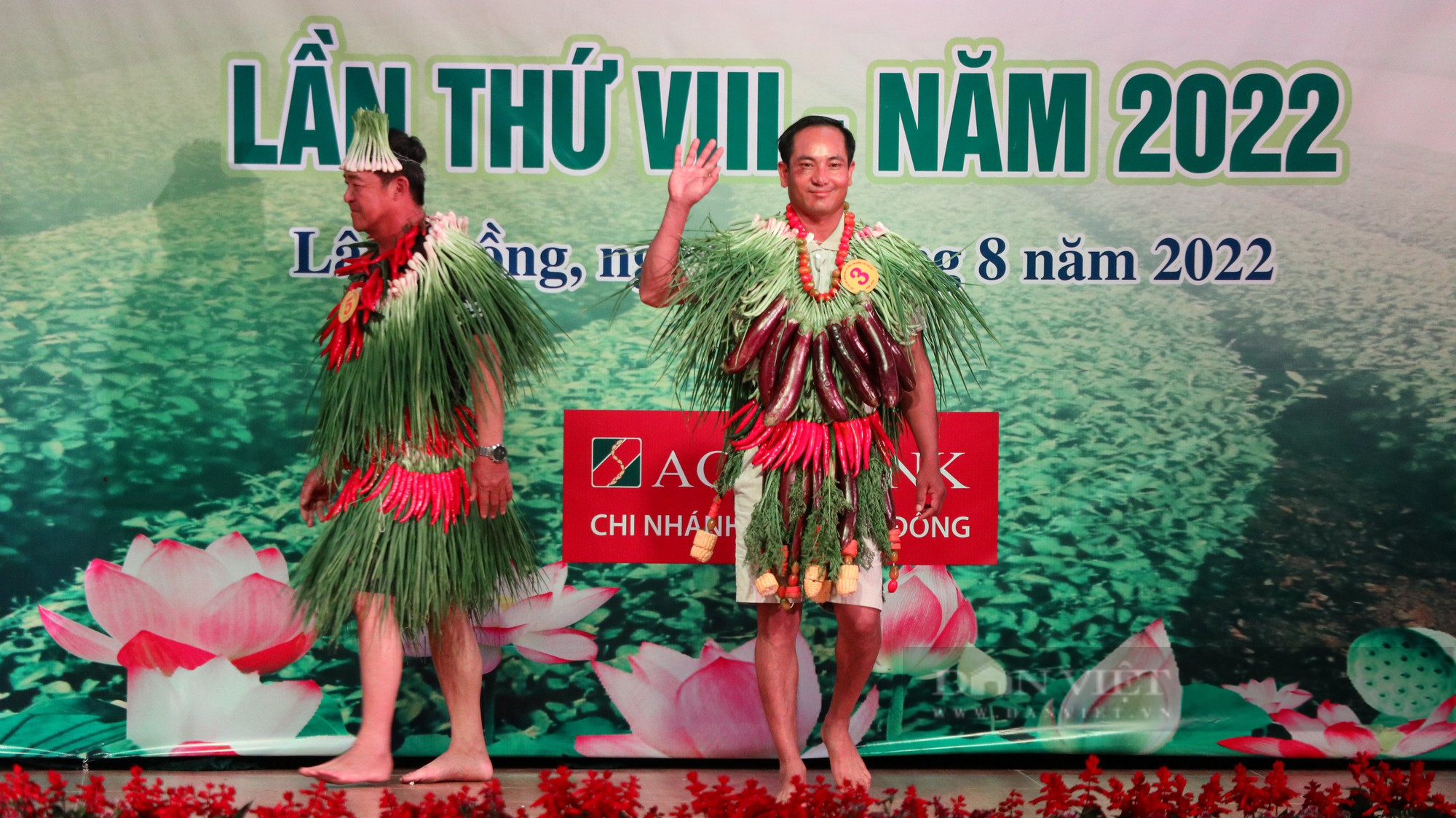 Trang phục kết rau, củ, quả của Hội Nông dân Lâm Đồng sẽ tái diễn ở bán kết Nhà nông đua tài lần V - Ảnh 2.